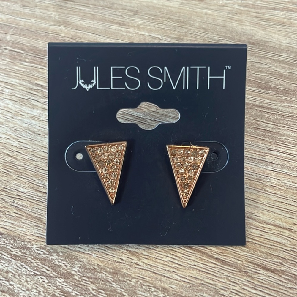 Jules Smith rose gold triangle earrings!